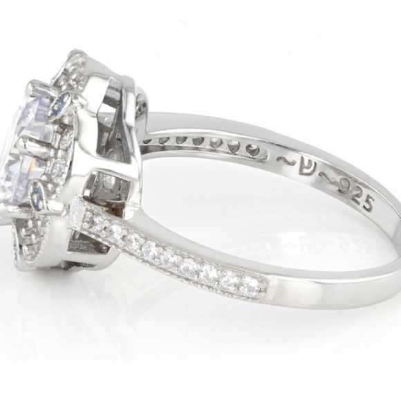 Ring - Picture 2 of 3